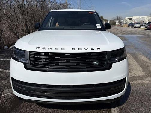 Fuji White 2026 Land Rover Range Rover P400 SE 7 Seat