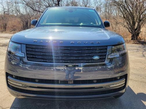 2025 Land Rover Range Rover P530 SE