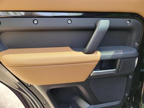 2025 Land Rover Defender P400 S