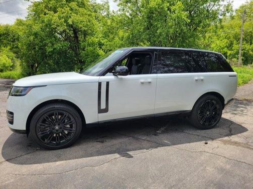 2025 Land Rover Range Rover P530 SE 7 Seat