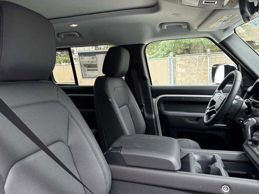 2025 Land Rover Defender P400 S