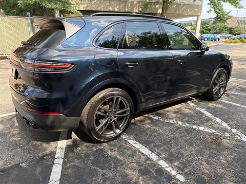 2022 Porsche Cayenne Platinum Edition