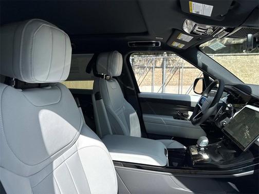2025 Land Rover Range Rover Sport P360 SE