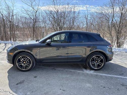 2021 Porsche Macan Base