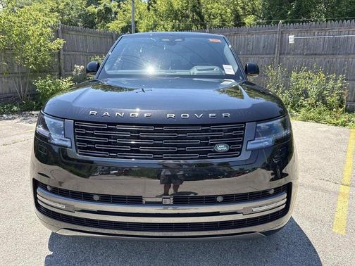 Santorini Black 2026 Land Rover Range Rover P530 SE 7 Seat