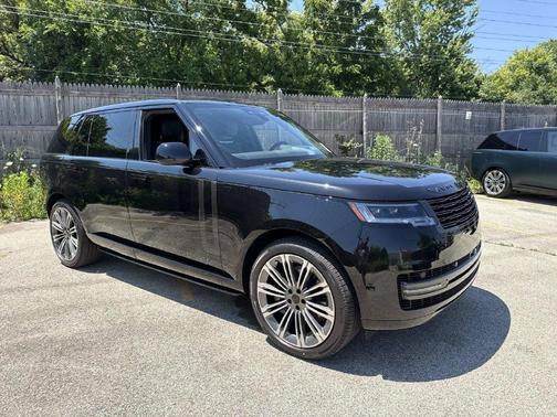 Santorini Black 2026 Land Rover Range Rover P530 SE 7 Seat
