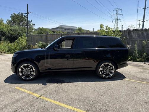 Santorini Black 2026 Land Rover Range Rover P530 SE 7 Seat