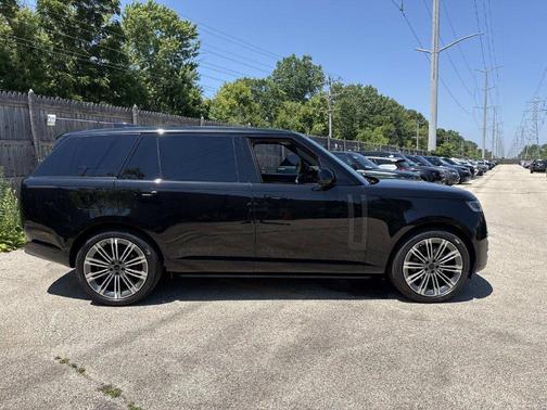 Santorini Black 2026 Land Rover Range Rover P530 SE 7 Seat