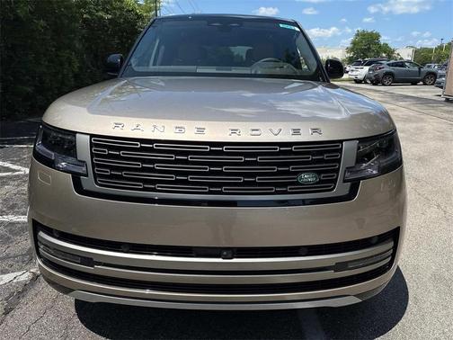 2025 Land Rover Range Rover P530 SE