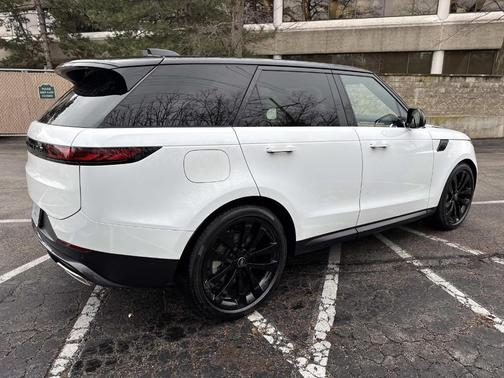 2025 Land Rover Range Rover Sport P360 SE