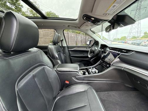 Bright White Clearcoat 2022 Jeep Grand Cherokee L Limited