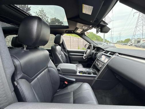 Narvik Black 2020 Land Rover Discovery Landmark