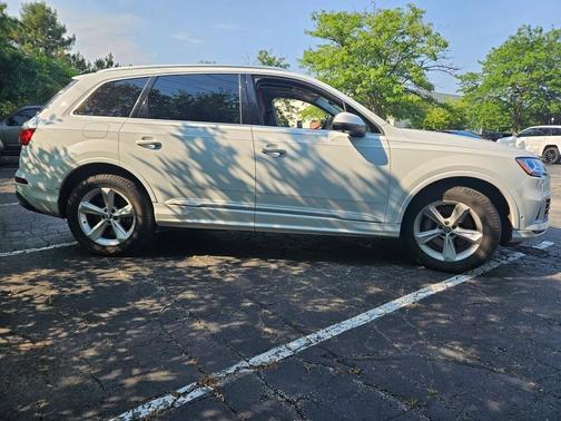 2020 Audi Q7 45 Premium Plus