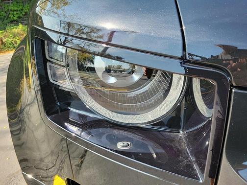 2025 Land Rover Defender P500 X-Dynamic SE