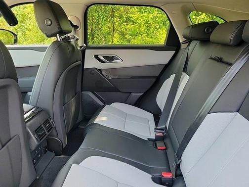2025 Land Rover Range Rover Velar P250 Dynamic SE