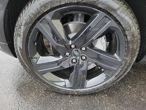 2024 Land Rover Discovery P300 Dynamic SE