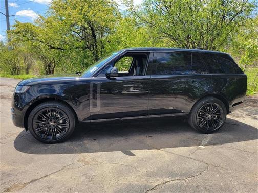 2025 Land Rover Range Rover P400 SE 7 Seat