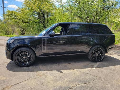 2025 Land Rover Range Rover P400 SE 7 Seat