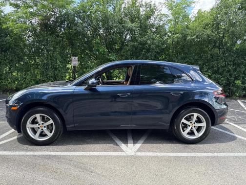 2018 Porsche Macan Base