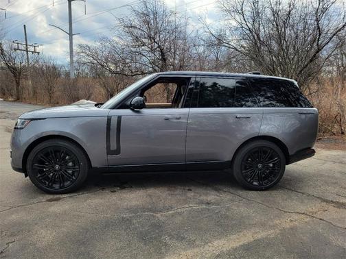 2025 Land Rover Range Rover P530 SE