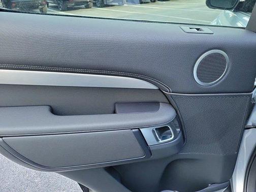 2024 Land Rover Discovery P360 Dynamic SE