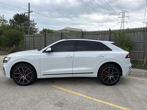 Glacier White Metallic 2021 Audi Q8 55 Prestige