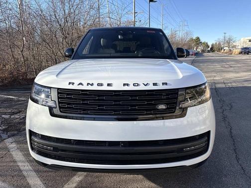 Fuji White 2026 Land Rover Range Rover P400 SE