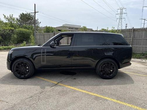 Santorini Black 2026 Land Rover Range Rover P530 SE 7 Seat