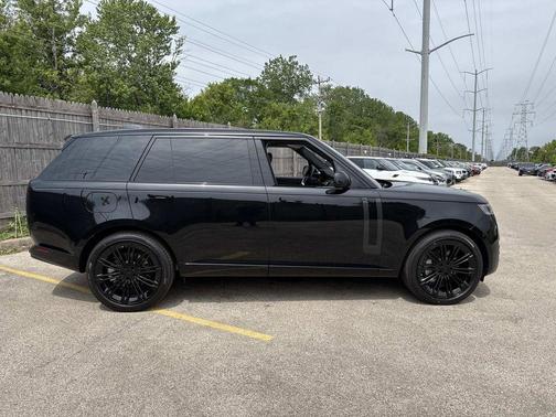 Santorini Black 2026 Land Rover Range Rover P530 SE 7 Seat