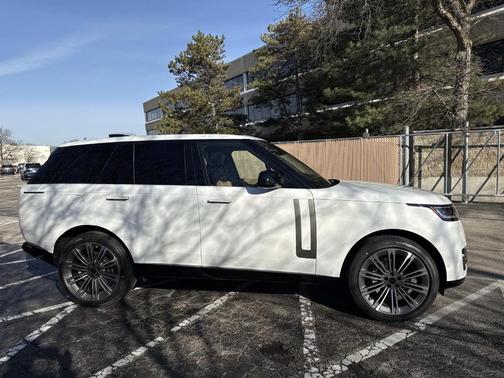 2026 Land Rover Range Rover SE
