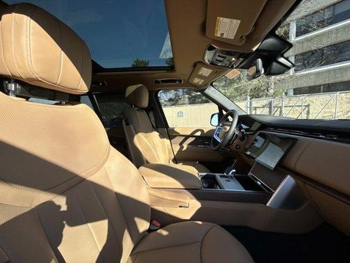 2026 Land Rover Range Rover SE