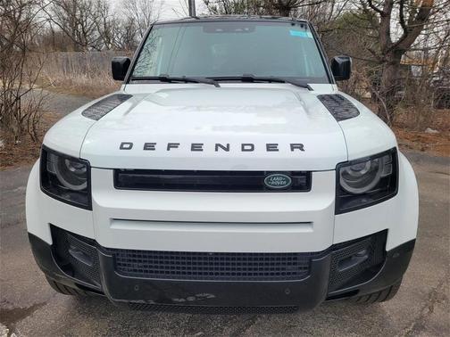 2025 Land Rover Defender P400 X-Dynamic SE