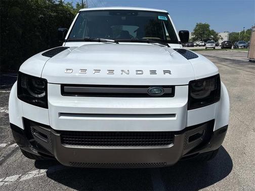 2025 Land Rover Defender P500 X-Dynamic SE