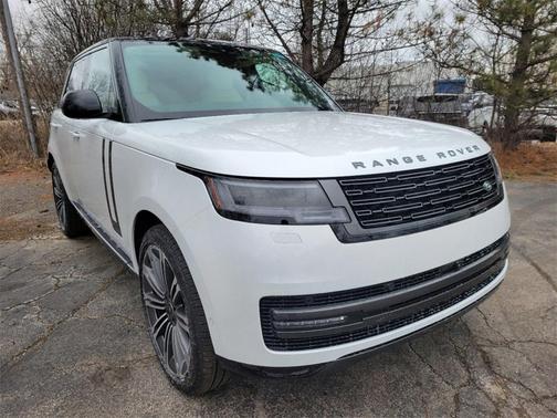 2025 Land Rover Range Rover P400 SE