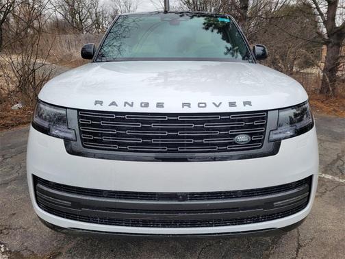 2025 Land Rover Range Rover P400 SE
