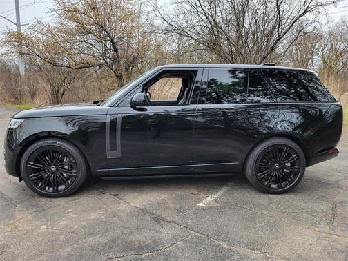 2025 Land Rover Range Rover P400 SE