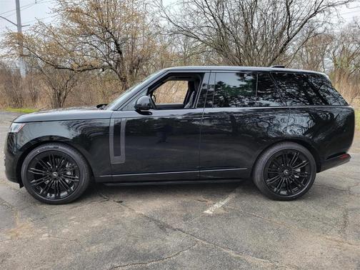 2025 Land Rover Range Rover P400 SE