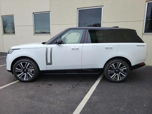 2023 Land Rover Range Rover P530 SE