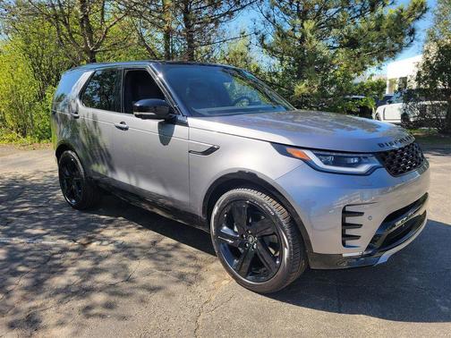 2025 Land Rover Discovery P300 Dynamic SE