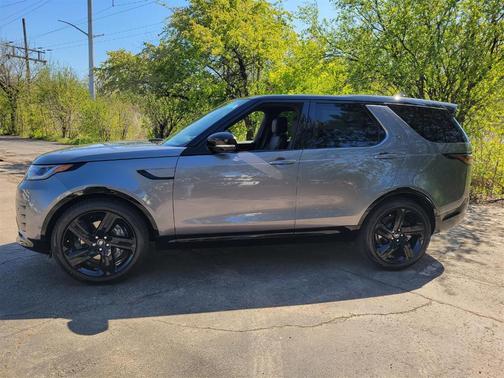 2025 Land Rover Discovery P300 Dynamic SE