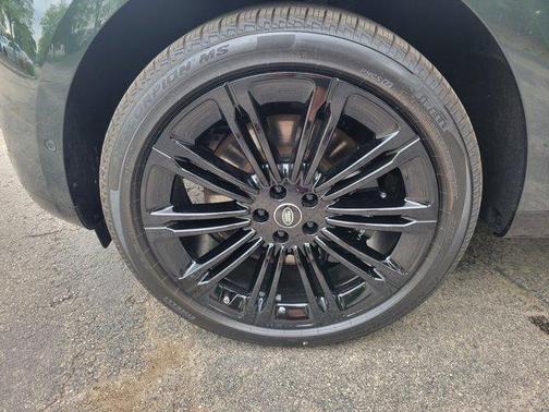 2025 Land Rover Range Rover P530 SE 7 Seat