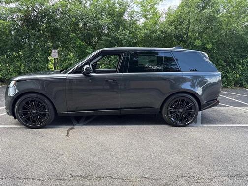 2025 Land Rover Range Rover P400 SE 7 Seat