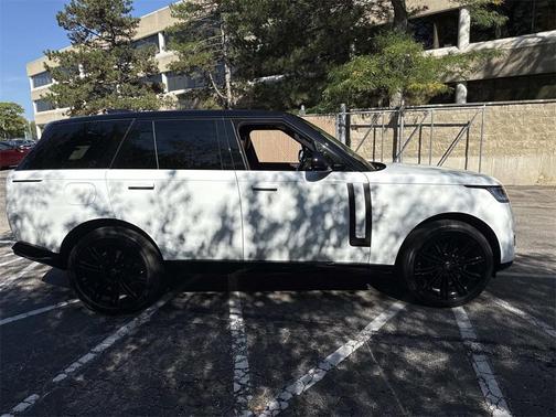 2025 Land Rover Range Rover P400 SE