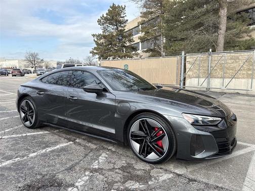 2022 Audi RS e-tron GT Base