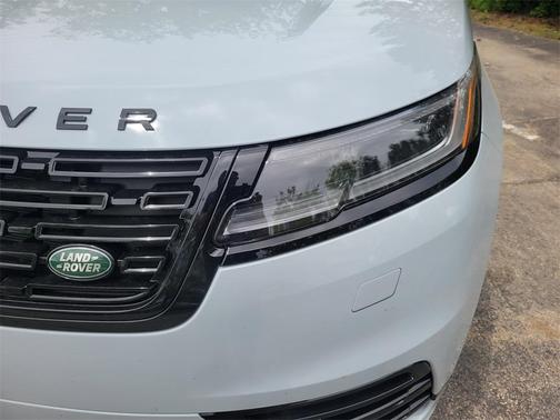 2026 Land Rover Range Rover Velar P400 Dynamic SE