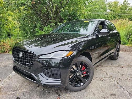 Santorini Black 2025 Jaguar F-PACE P400 R-Dynamic S