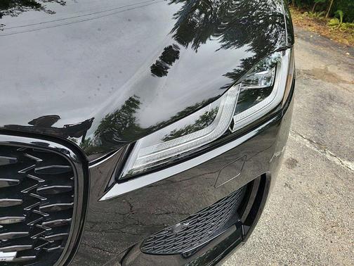 Santorini Black 2025 Jaguar F-PACE P400 R-Dynamic S