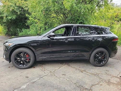 Santorini Black 2025 Jaguar F-PACE P400 R-Dynamic S