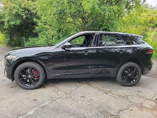 Santorini Black 2025 Jaguar F-PACE P400 R-Dynamic S
