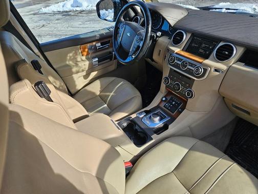 2016 Land Rover LR4 Base